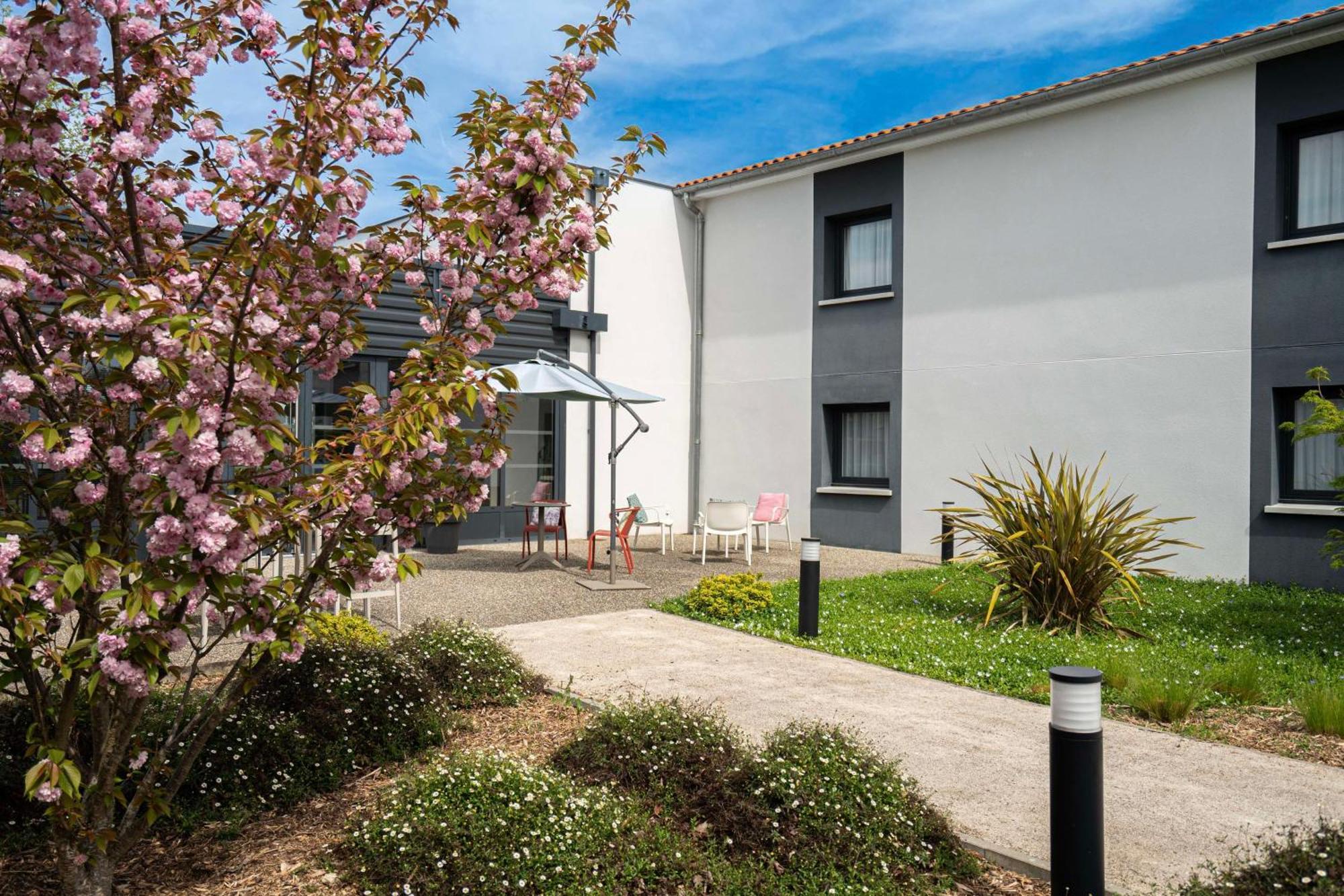 Sure Hotel By Best Western Les Portes De Montauban Eksteriør billede